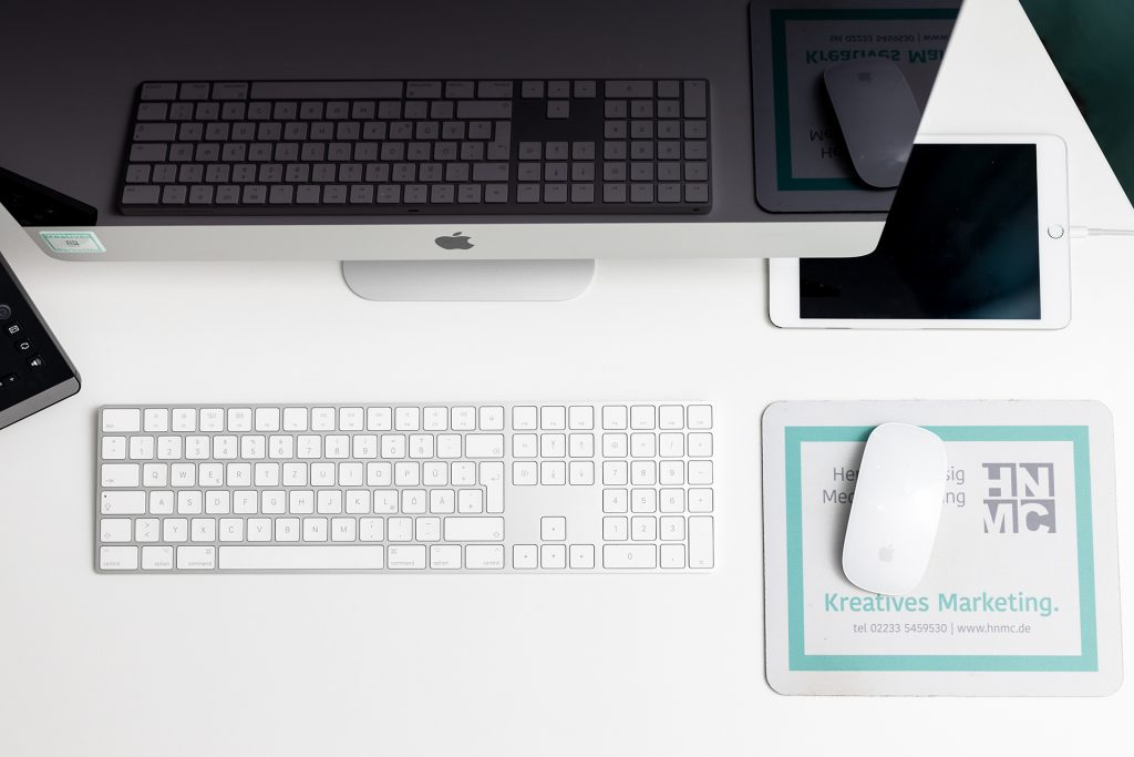 HNMC Schreibtisch Mockup